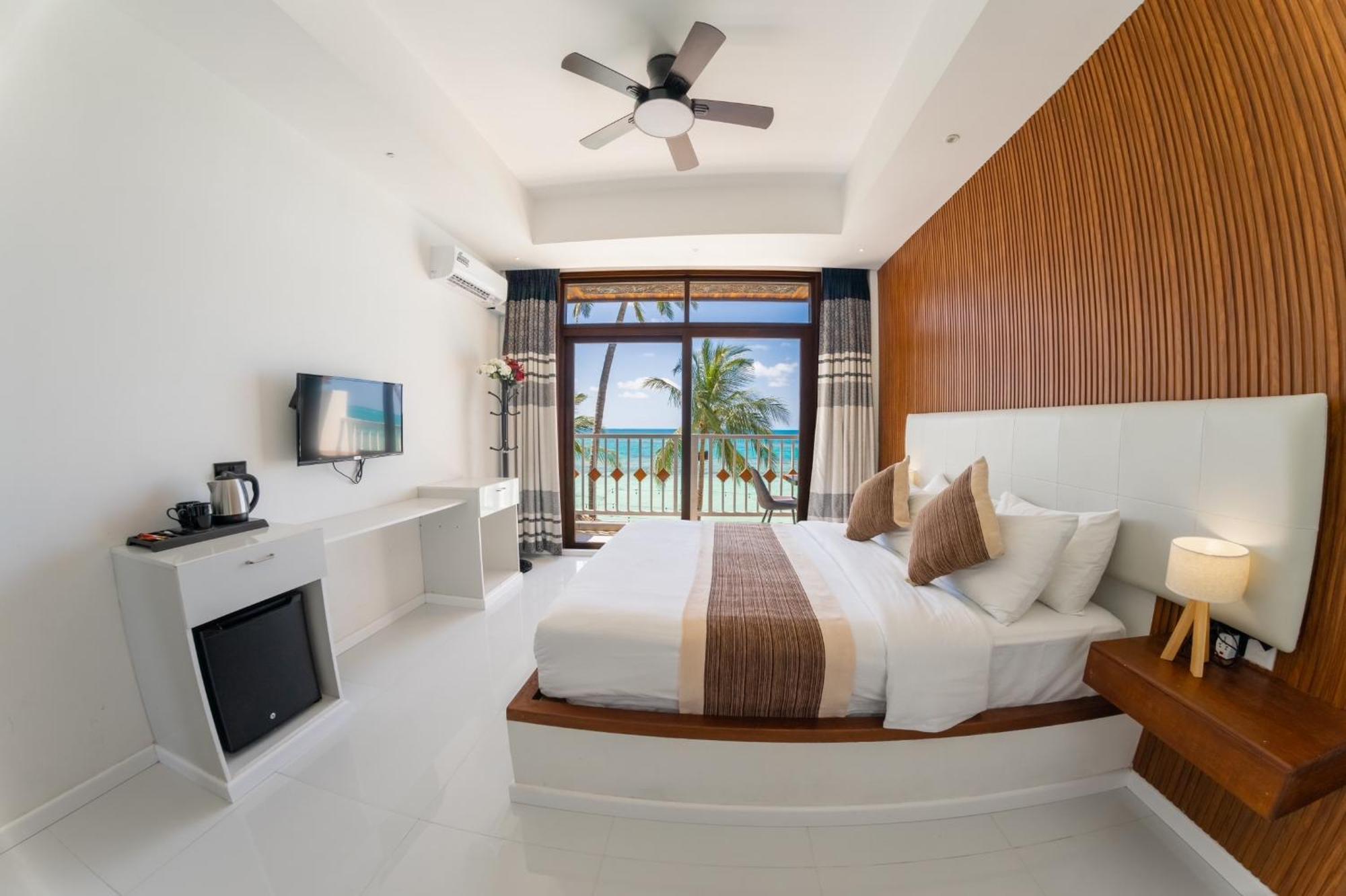 Heron Beach Hotel - The Best Maldivian Getaway In Dhiffushi,Maldives المظهر الخارجي الصورة