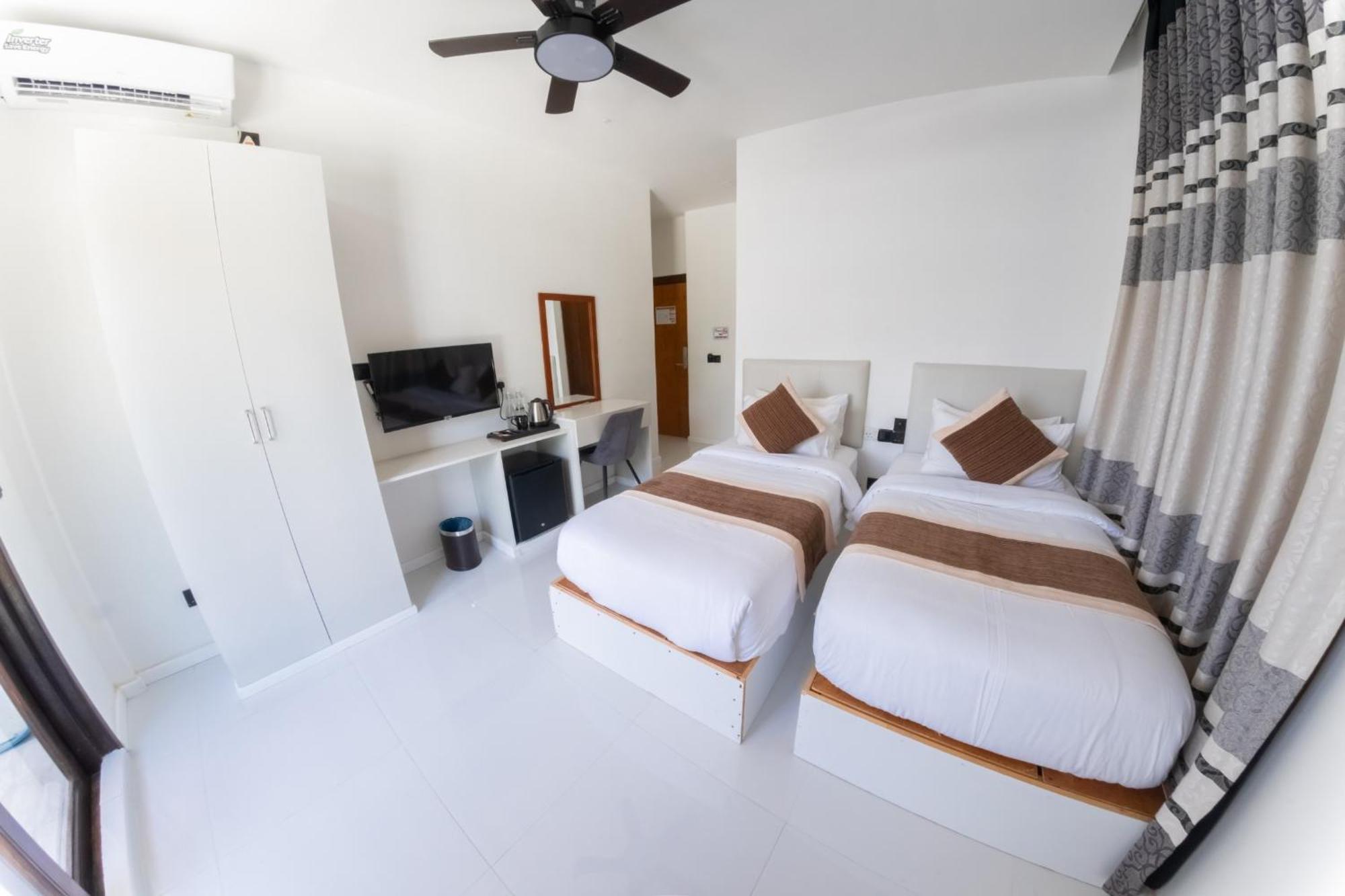 Heron Beach Hotel - The Best Maldivian Getaway In Dhiffushi,Maldives المظهر الخارجي الصورة