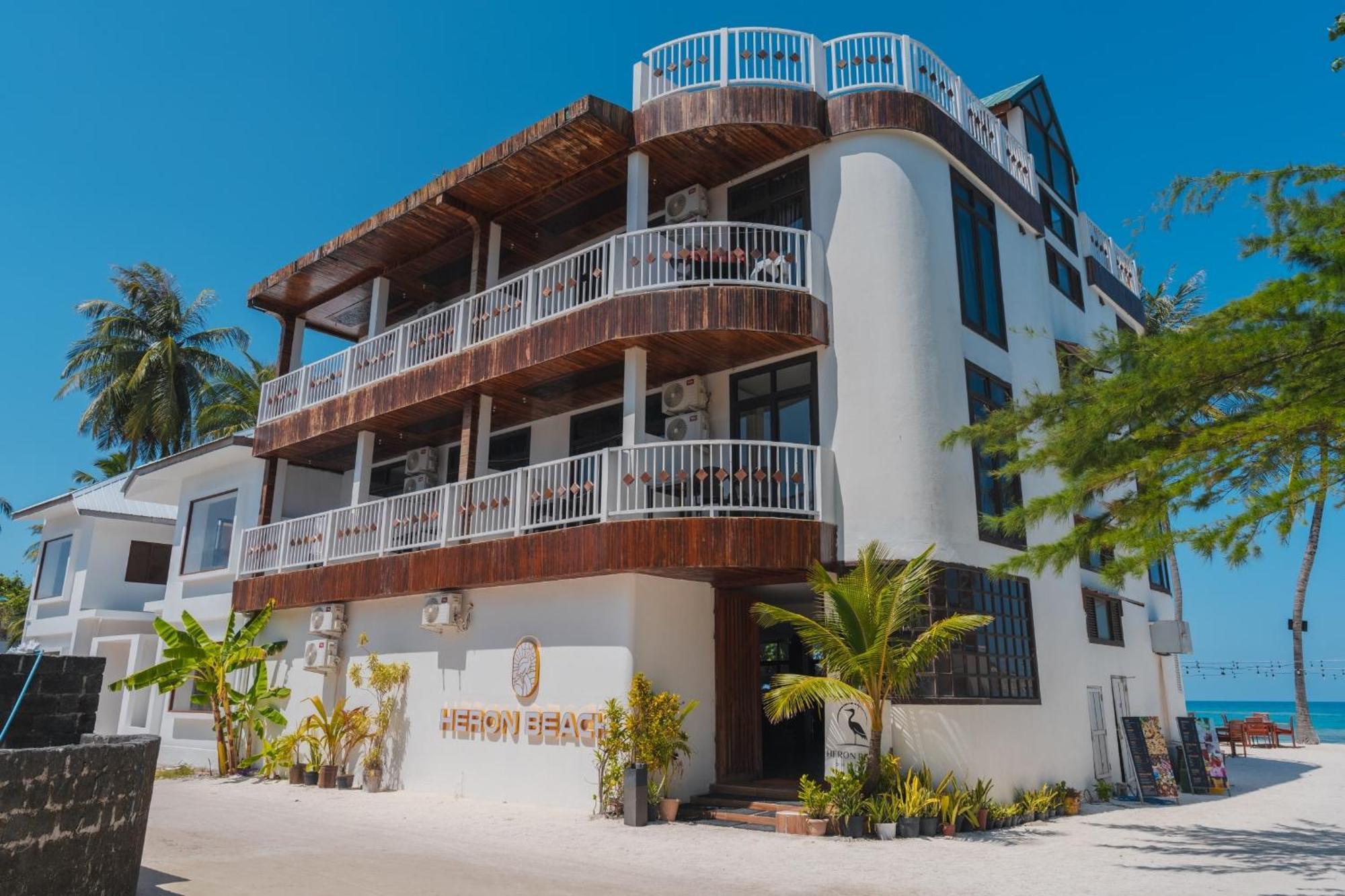 Heron Beach Hotel - The Best Maldivian Getaway In Dhiffushi,Maldives المظهر الخارجي الصورة